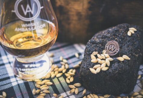 Un curso de certificación en whisky dirigido por Isaac Ergas, quien es embajador certificado del whisky en Escocia.